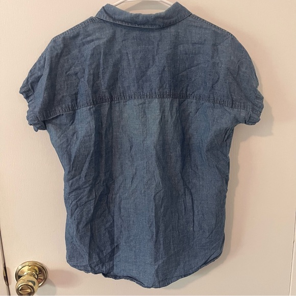 Marine Layer Women's Short Sleeve Button Down Chambray Top Size Small - Picture 3 of 7